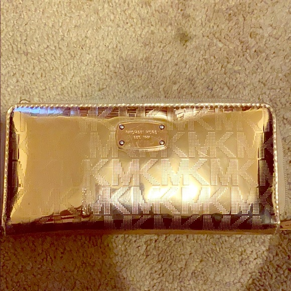 Michael Kors - Picture 1 of 5